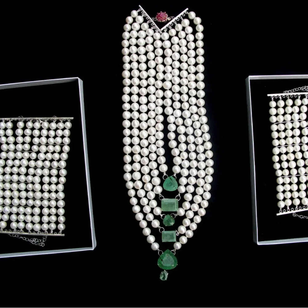 New Huge 14k gold 5 strand 10mm cultured pearl & 101.76 carat  Emerald bracelet - Picture 2 of 12